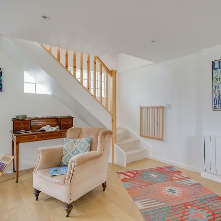 Little England Cottage Milborne Saint Andrew Exterior photo
